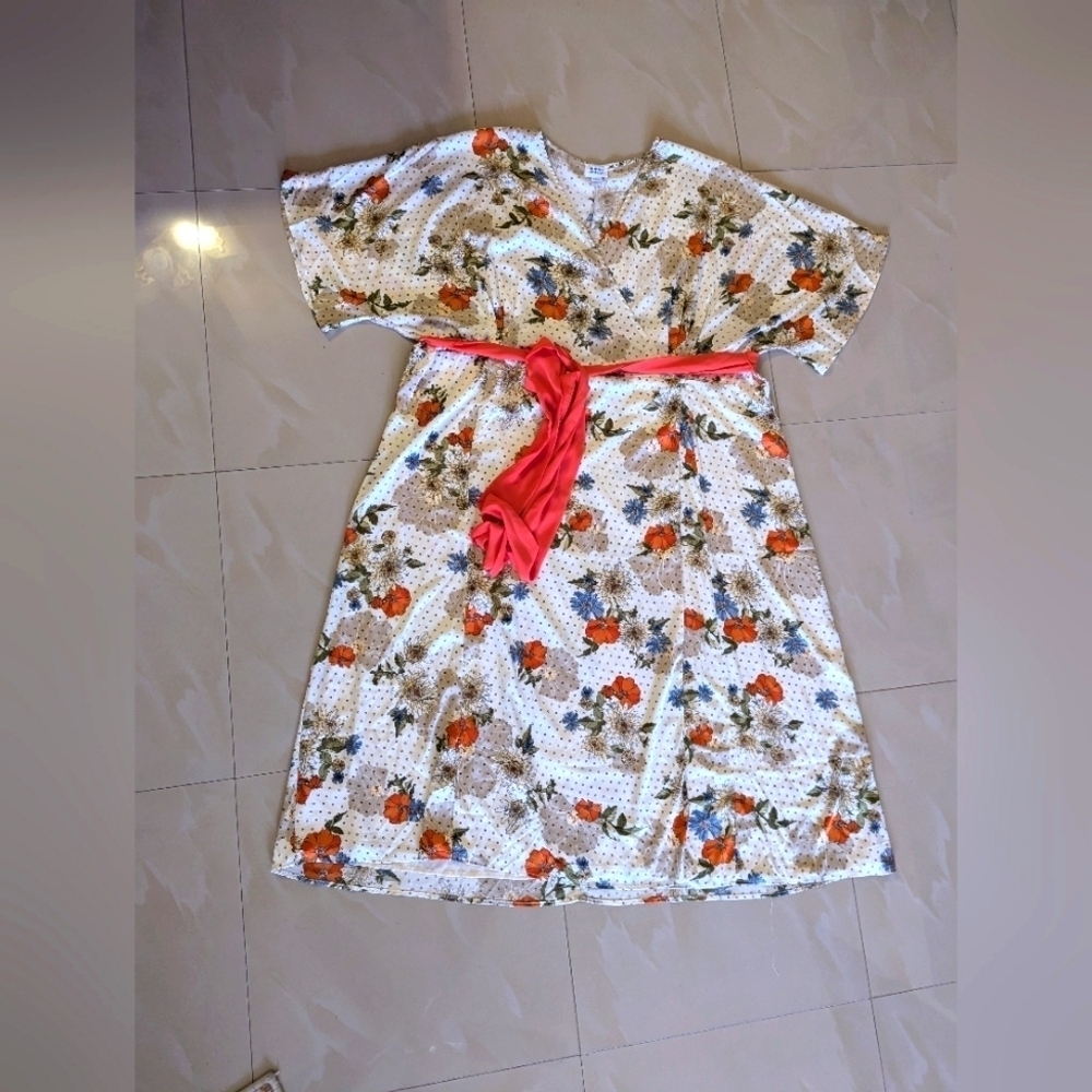 Unique Vintage white/ multicolor  floral dress, plus size 5X lightweight